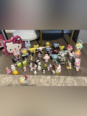 Sanrio MINISO hello kitty figures